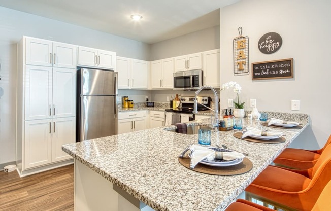 Kitchen bar at luxury apartmnts in Hampton Va