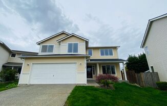 Open Concept Home with 18" Ceiling in Puyallup