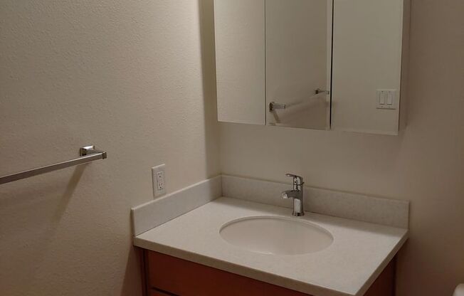 1 bed, 1 bath, 610 sqft, $1,750, Unit B304