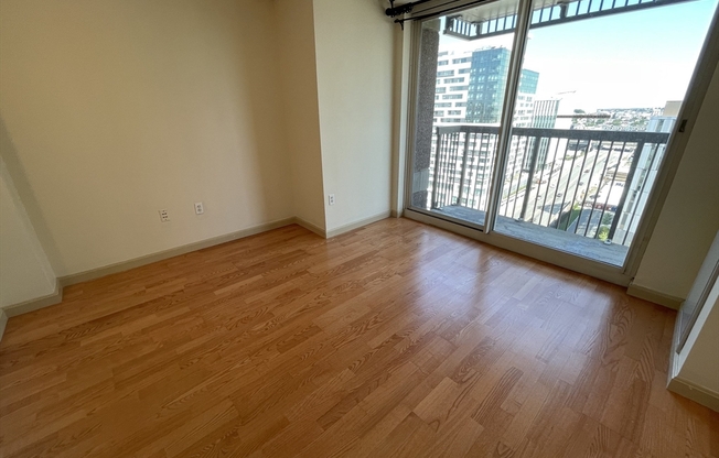 1 bed, 1 bath, 812 sqft, $3,400, Unit 1803