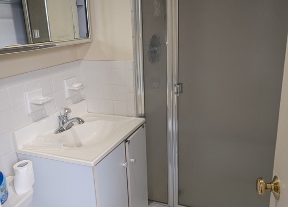 3 beds, 2 baths, 1,413 sqft, $3,500, Unit 9H