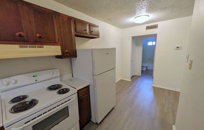 1 bed, 1 bath, 550 sqft, $590, Unit Manya Point #201 - RTR - *Move-In Special: 1/2 Off 1st Month's Rent!*