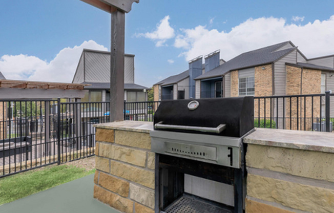 2 beds, 1 bath, 832 sqft, $1,639, Unit 2066