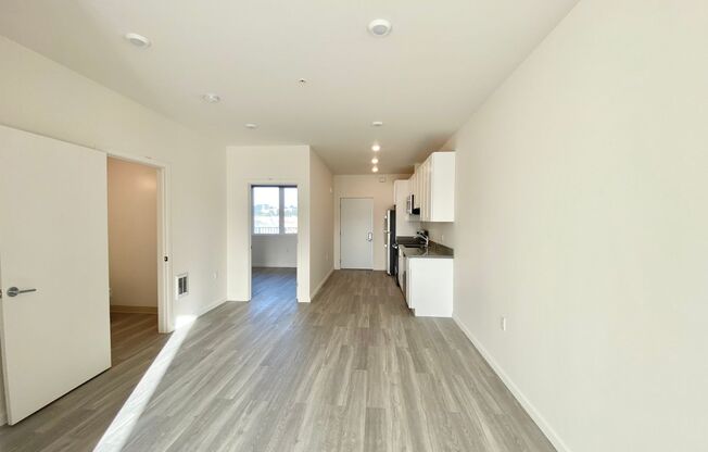 2 beds, 1 bath, 770 sqft, $2,875, Unit 1830 Alemany Blvd., Unit 304