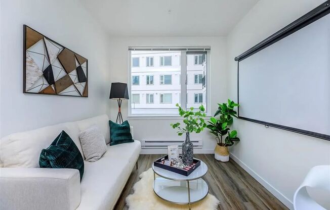 Studio, 1 bath, 350 sqft, $1,225, Unit 407