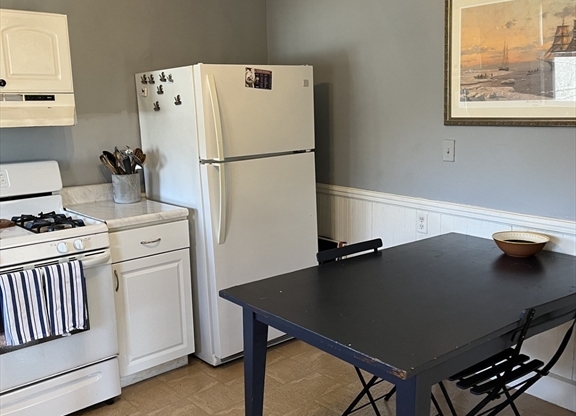 2 beds, 1 bath, 950 sqft, $2,600, Unit 1