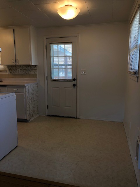 2 beds, 1 bath, $1,595