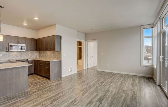 1 bed, 1 bath, 670 sqft, $2,425, Unit 316