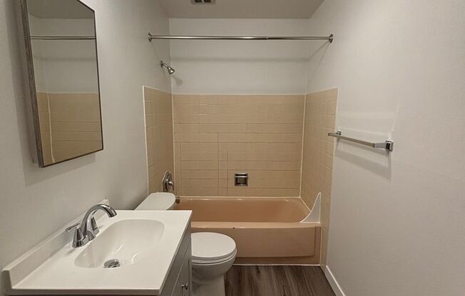 Studio, 1 bath, 464 sqft, $1,425, Unit 206