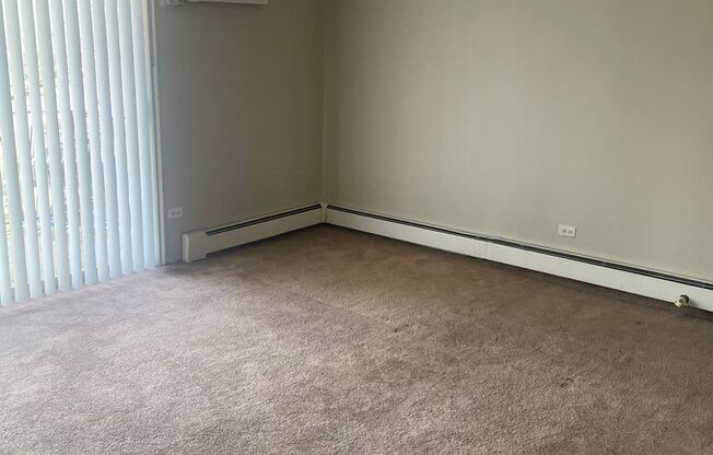 2 beds, 1 bath, 865 sqft, $1,480, Unit Building 7-3A