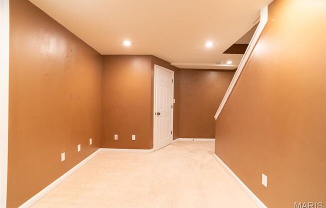 5 beds, 3.5 baths, 4,400 sqft, $3,750, Unit Castle Ridge Drive 570