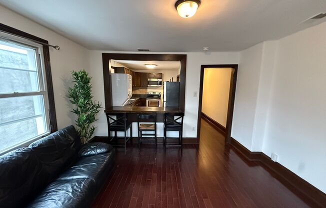 6 beds, 2 baths, 1,600 sqft, $2,000, Unit Unit 3