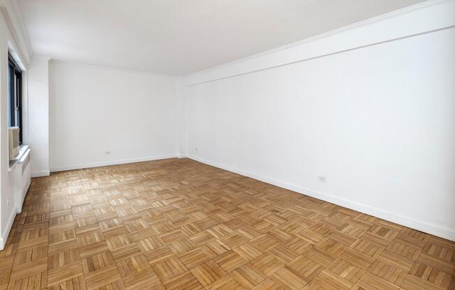 150 E 56 ST