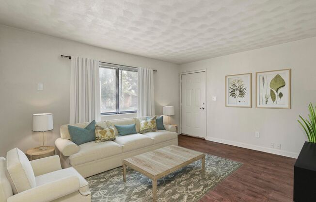1 bed, 1 bath, 700 sqft, $1,000