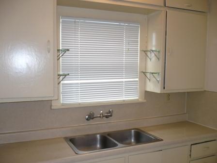 1940's Style~ Close-in, Downtown Location