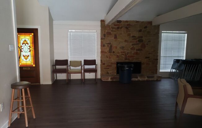 2 beds, 1.5 baths, $1,695