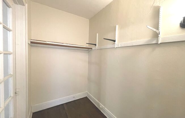 Studio, 1 bath, $875, Unit 23