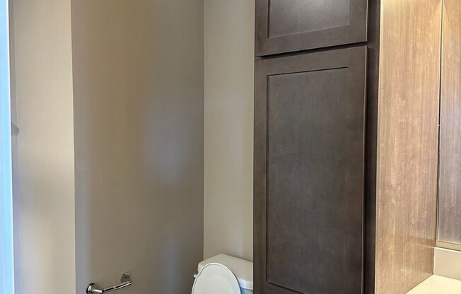 1 bed, 1 bath, 759 sqft, $1,320, Unit 607