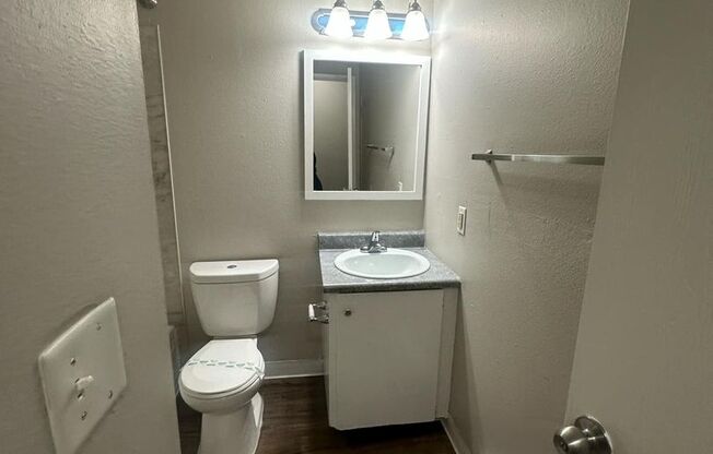 2 beds, 1 bath, 760 sqft, $1,395, Unit 41