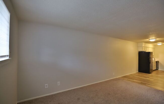 2 beds, 1.5 baths, 920 sqft, $925, Unit 1420 West Glen Avenue Apt 305