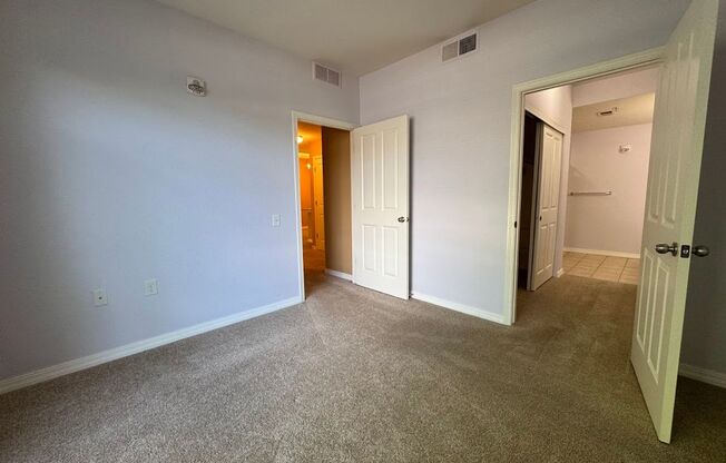 3 beds, 2 baths, $2,100, Unit UNIT 4101