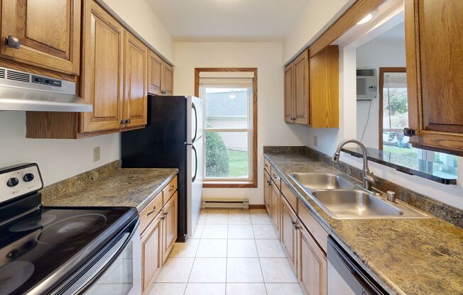 2 beds, 2 baths, 950 sqft, $1,695, Unit 7657CB