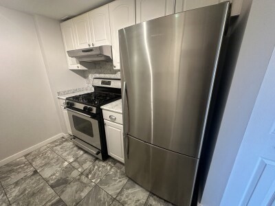 2 beds, 1.5 baths, 850 sqft, $2,850, Unit 420