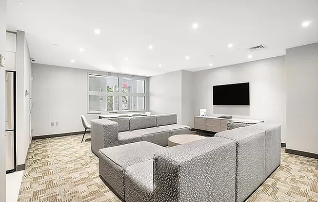 1 bed, 1 bath, 557 sqft, $5,500, Unit 25D