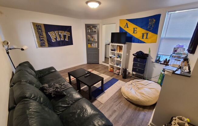 4 bedroom South Oakland House!
