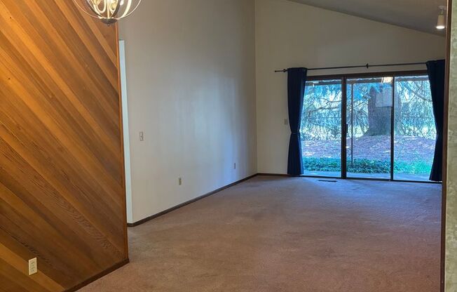 Groovy Townhouse-55+ in Hazel Dell
