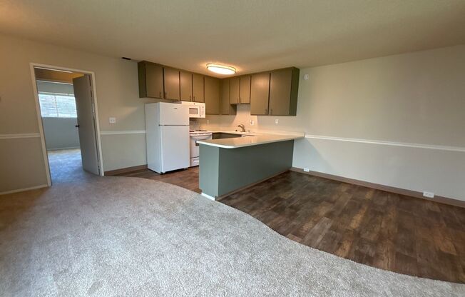Near Everything, All Amenities! 1616 Q Street, Camellia Court Apartments