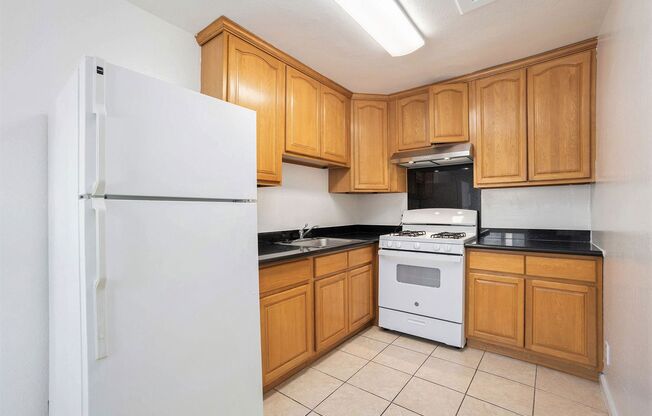 3 beds, 1.5 baths, $3,050, Unit 2031 Pacific Ave #D - LU