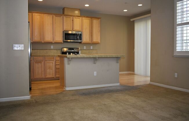 2103 FRY CIR