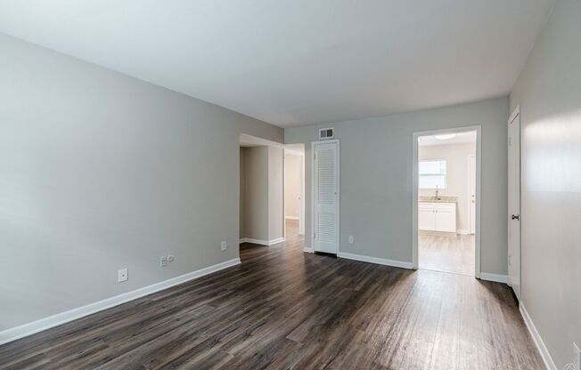 2 beds, 1 bath, 850 sqft, $1,350, Unit 26-C1