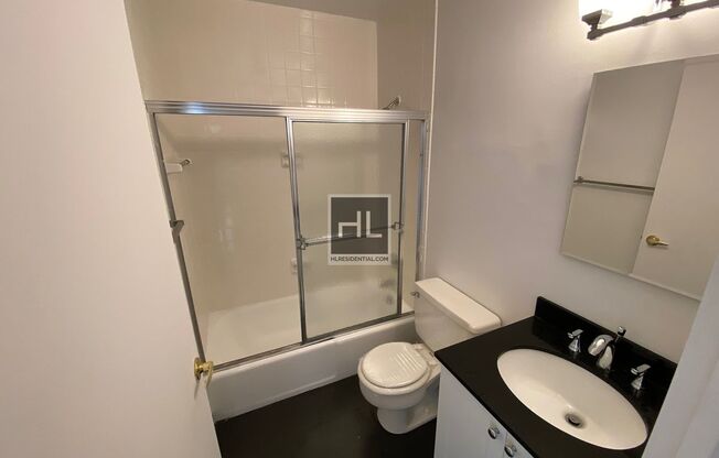 1 bed, 1 bath, $4,800, Unit 34N