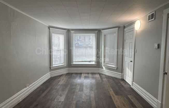 2320 W 23 ST