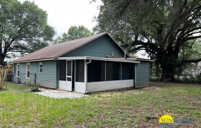 3 beds, 1 bath, $1,650