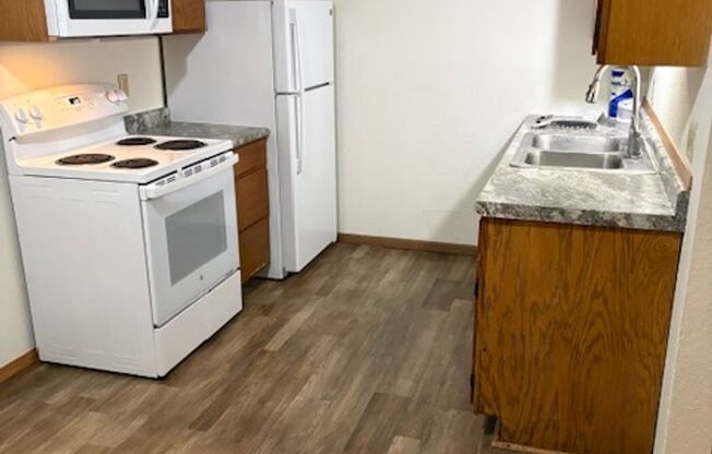 2 beds, 1 bath, 925 sqft, $950, Unit 56