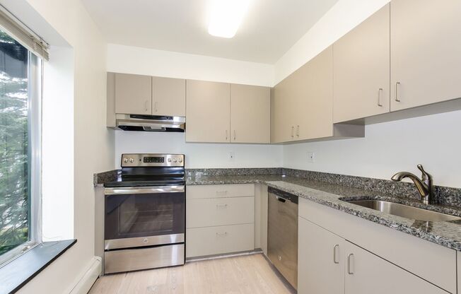 4 beds, 2 baths, 884 sqft, $4,999, Unit 1364-D