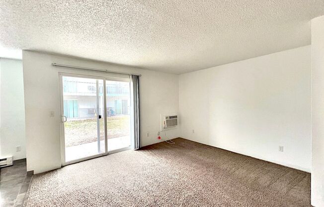 1 bed, 1 bath, 655 sqft, $1,033, Unit A3