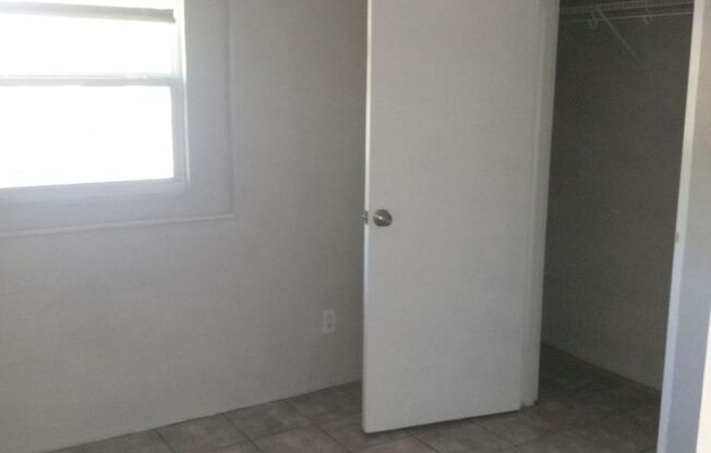 3 beds, 1 bath, 900 sqft, $1,645