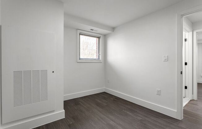2 beds, 1 bath, 603 sqft, $1,835, Unit 5930-201