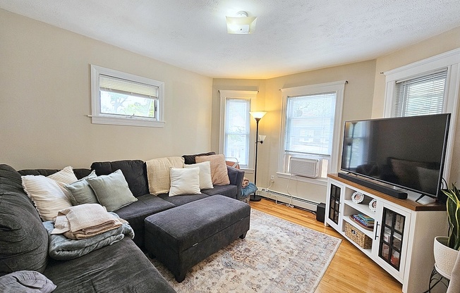 26 JULIA ST