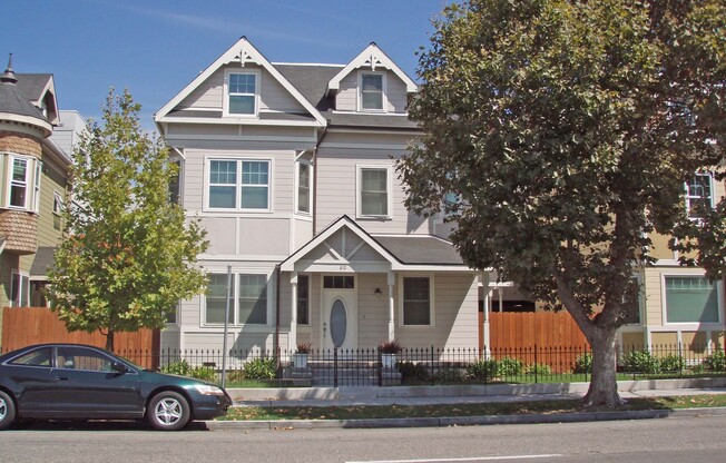 Downtown Victorian with new appliances