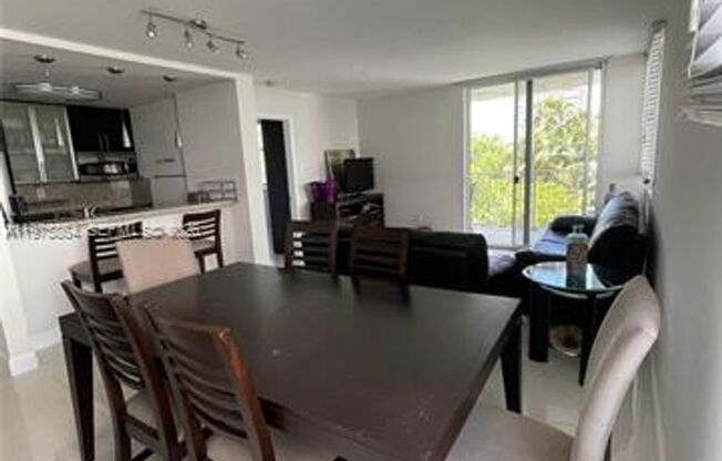 2 beds, 2 baths, $3,000, Unit # 408