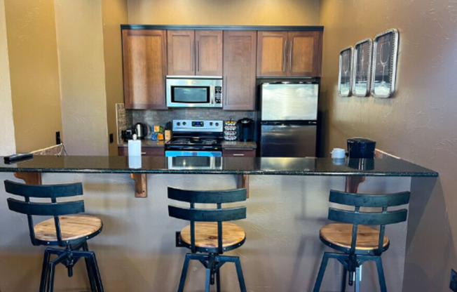 1 bed, 1 bath, 935 sqft, $1,505, Unit 283