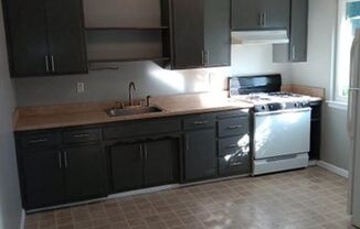 2 beds, 1 bath, 900 sqft, $1,350, Unit 2423