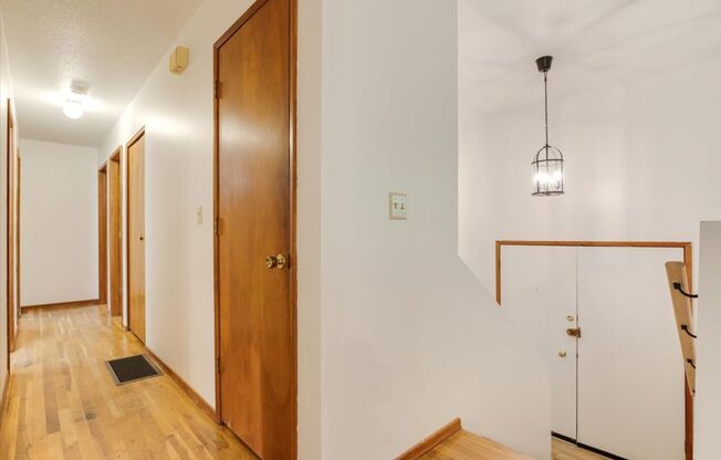 Charming 3 bedroom 3 bathroom house in Tigard!