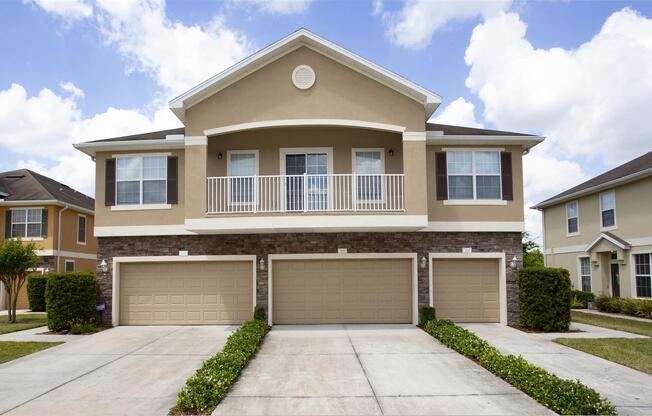 *** SPACIOUS TOWNHOME IN GATED COMMUNITY IN PLANT CITY!! ***