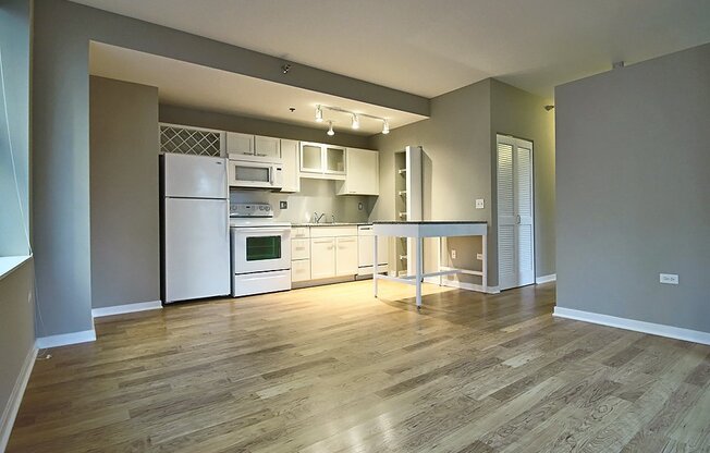 177 W RANDOLPH